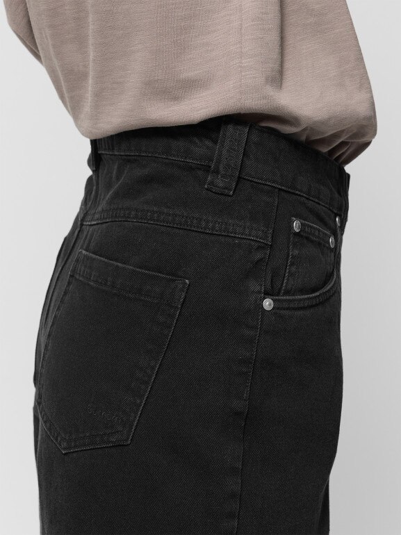 Damskie spodenki jeansowe Outhorn OTHWSS24TSHOF398 - czarne