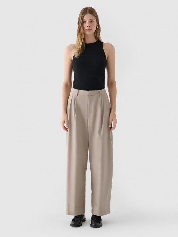 Damskie spodnie casual tkaninowe Outhorn OTHWAW24TTROF0904 - brązowe