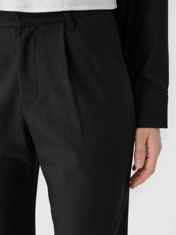 Damskie spodnie casual tkaninowe Outhorn OTHWAW24TTROF1225 - czarne