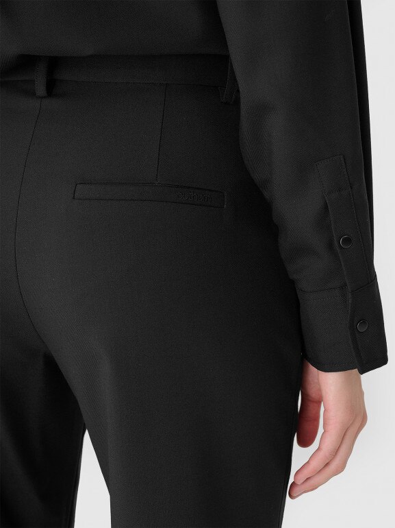 Damskie spodnie casual tkaninowe Outhorn OTHWAW24TTROF1225 - czarne