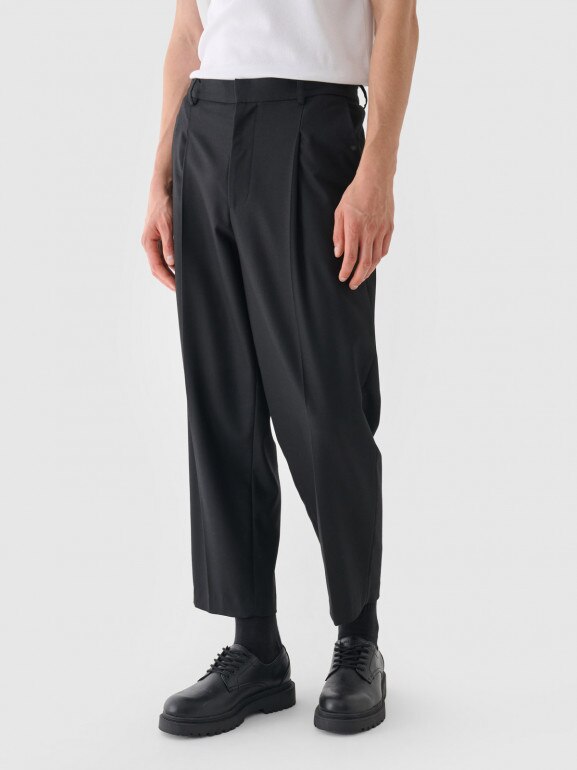 Męskie spodnie casual tkaninowe Outhorn OTHWAW24TTROM0896 - czarne