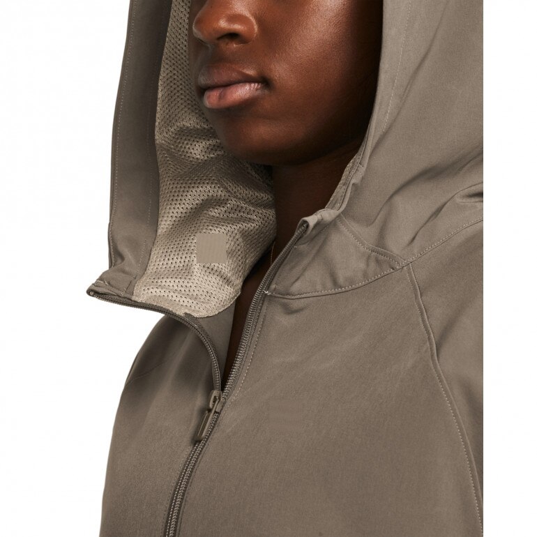 Damska kurtka treningowa Under Armour Armoursport Cargo OS Jkt - brązowa