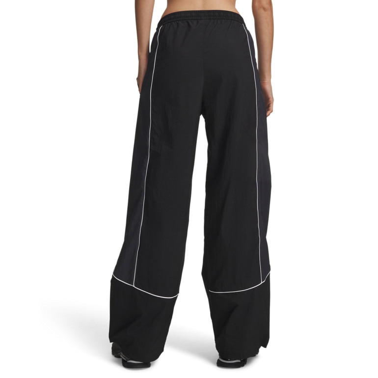 Damskie spodnie sportowe Under Armour Unstoppable Wvn Wind Pnt - czarne