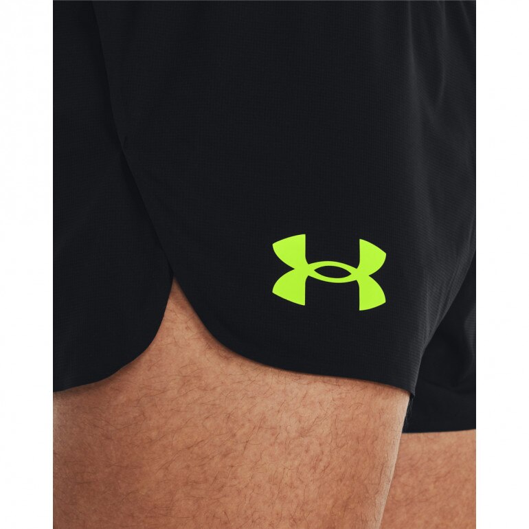 Męskie spodenki do biegania Under Armour UA Lighter Than Air - czarne 